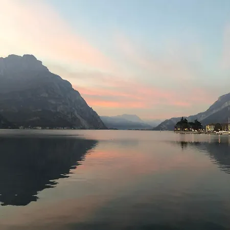 Appartamento Centrale Housitaly Lecco Esterno foto